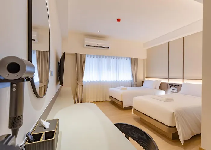 The Bentley Hotel 3*