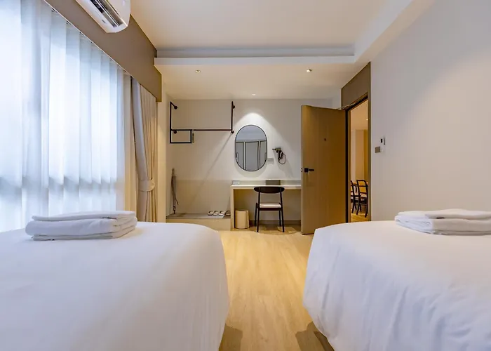 The Bentley Hotel 3*